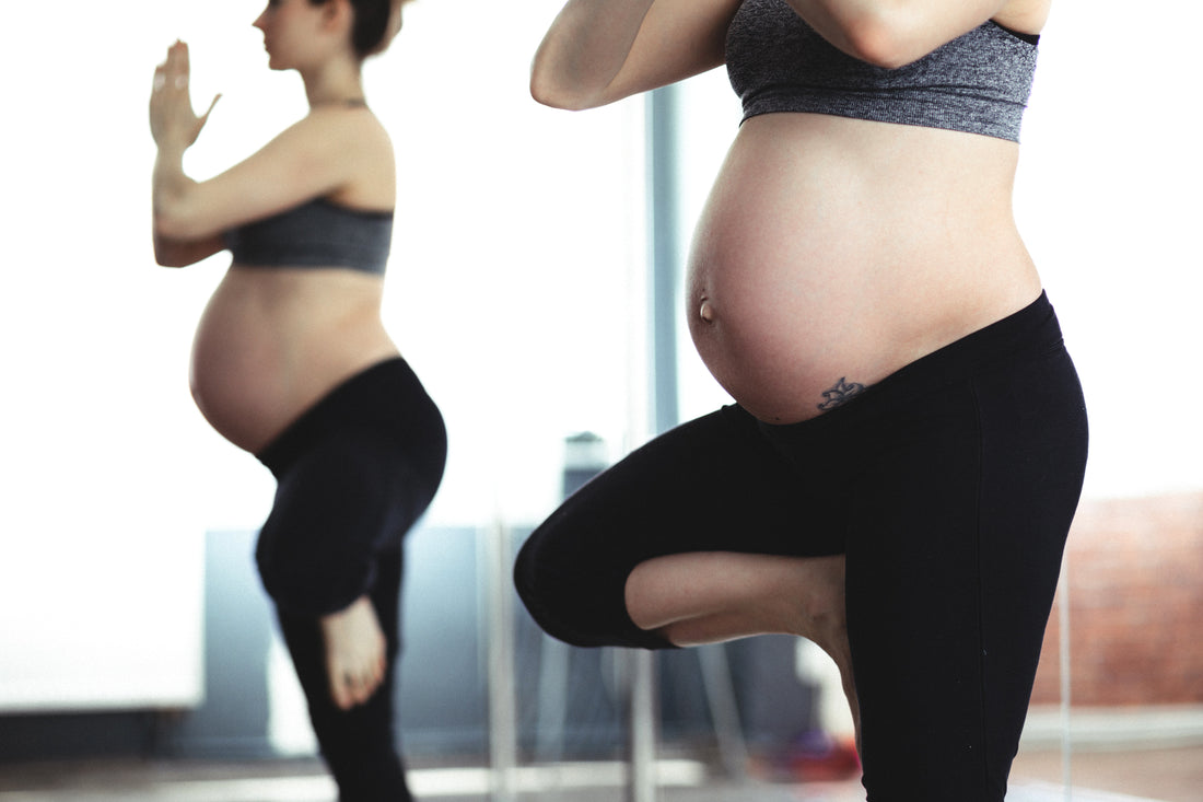 pregnant mom exercise knee pain